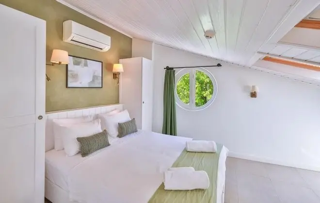 Standart Çift Kişilik Çatı Katı Oda, Dağ Manzaralı, Balkonlu