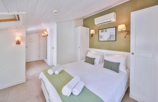 Standart Çift Kişilik Çatı Katı Oda, Dağ Manzaralı, Balkonlu