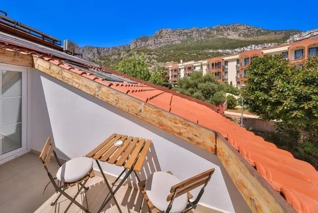 Standart Çift Kişilik Çatı Katı Oda, Dağ Manzaralı, Balkonlu