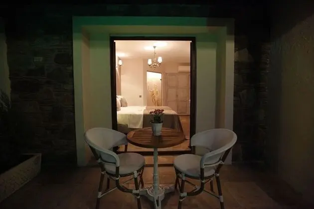 Deluxe Tek Büyük veya İki Ayrı Yataklı Oda, Veranda, Bahçe Manzaralı