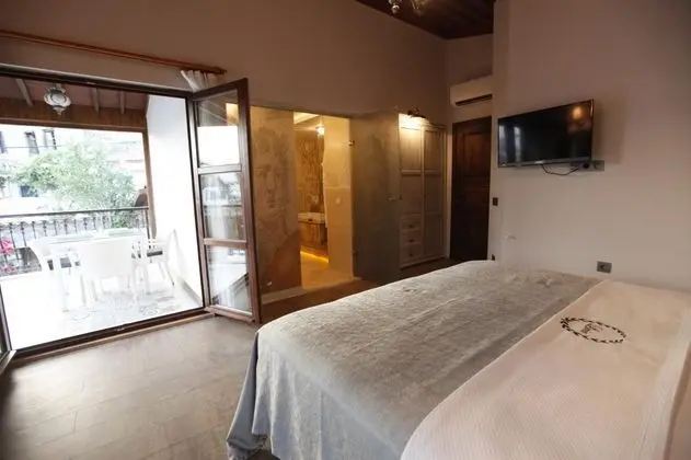 Jakuzili ve Şömineli Deluxe Oda, Bahçe Manzaralı