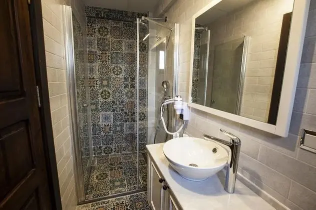Aile Odası, Havuz ve Bahçe Manzaralı, Bahçe Katı