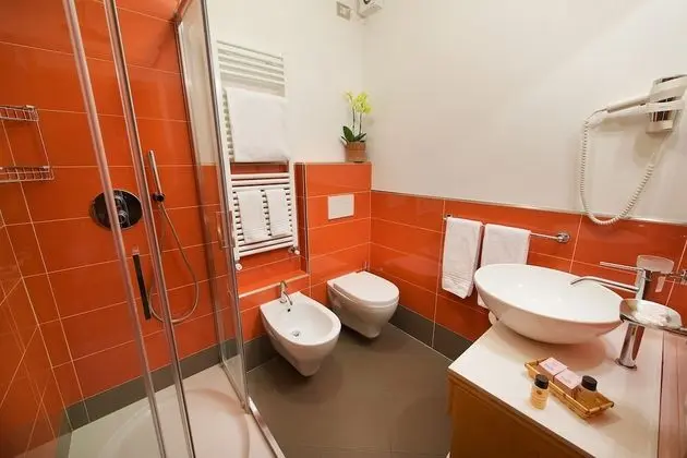 Comfort Tek Büyük veya İki Ayrı Yataklı Oda