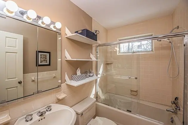 Ev, Birden Çok Yatak, Sıcak Su Havuzu