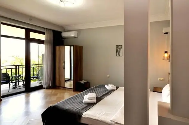 King Room, Balcony