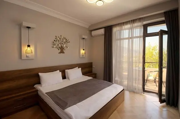 Üç Kişilik Oda, Şehir Manzaralı