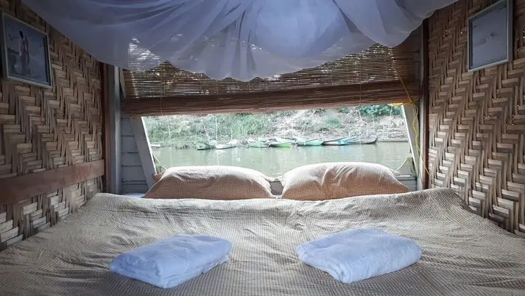Tek Büyük veya İki Ayrı Yataklı Oda (Includes Deluxe Tent)