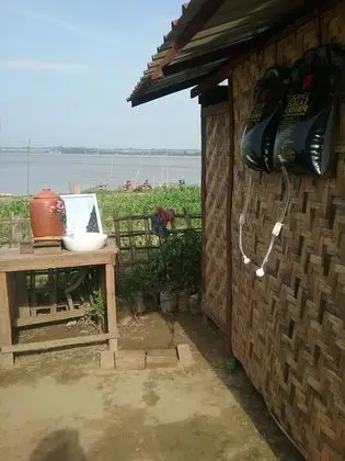 Tek Büyük veya İki Ayrı Yataklı Oda (Includes Deluxe Tent)