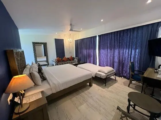 Deluxe Tek Büyük Yataklı Oda