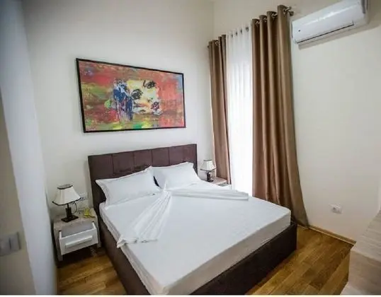 Tek Büyük Yataklı Oda, Balkon