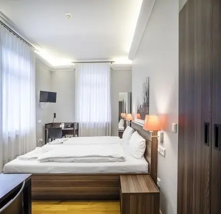Tek Büyük Yataklı Oda (Studio)