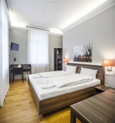 Tek Büyük Yataklı Oda (Studio)