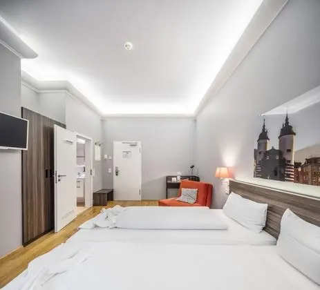 Tek Büyük Yataklı Oda (Studio up to 3)