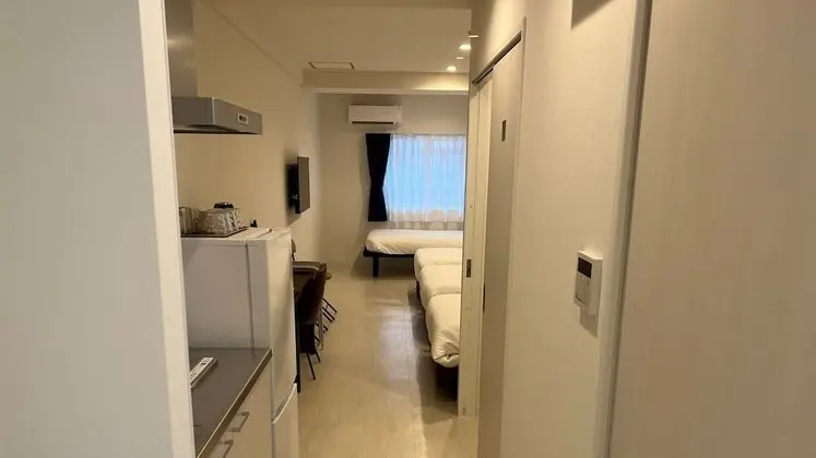 Dört Kişilik Oda, Sigara İçilmez (Condo)