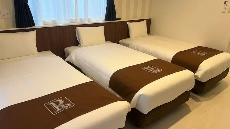 Üç Kişilik Oda, Sigara İçilmez (Condo)