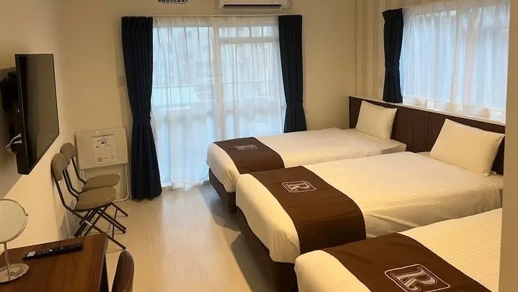 Üç Kişilik Oda, Sigara İçilmez (Condo)