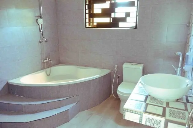 Tek Büyük Yataklı Oda, Balkon, Deniz Manzaralı