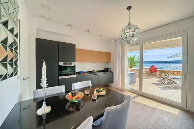 Luxury Villa, 4 Bedrooms, Terrace, Sea View