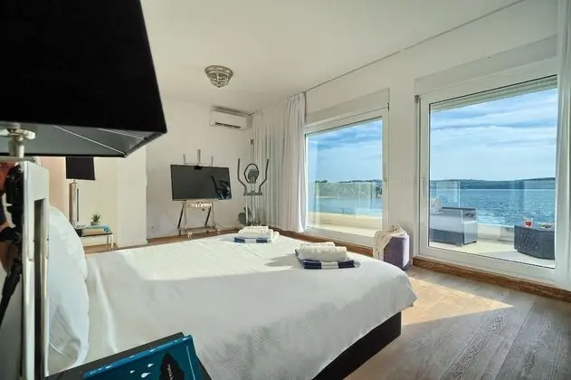 Luxury Villa, 4 Bedrooms, Terrace, Sea View