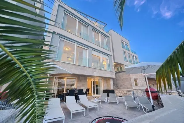 Luxury Villa, 4 Bedrooms, Terrace, Sea View