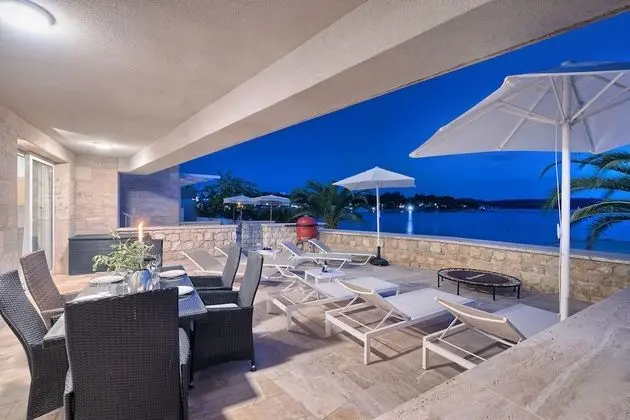 Luxury Villa, 4 Bedrooms, Terrace, Sea View
