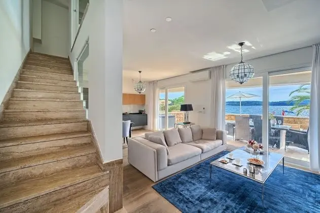 Luxury Villa, 4 Bedrooms, Terrace, Sea View