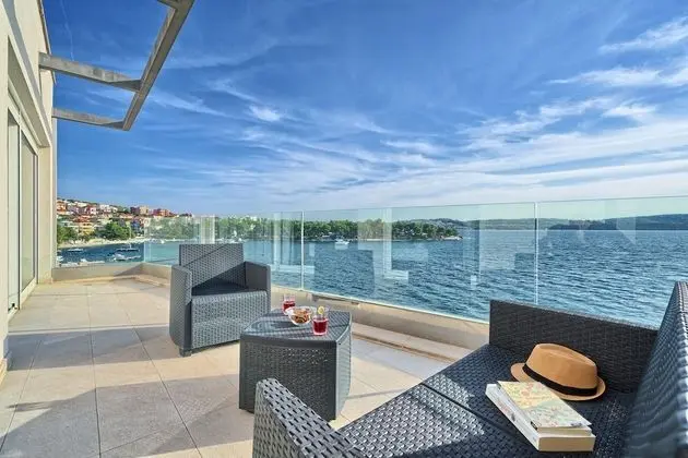 Luxury Villa, 4 Bedrooms, Terrace, Sea View