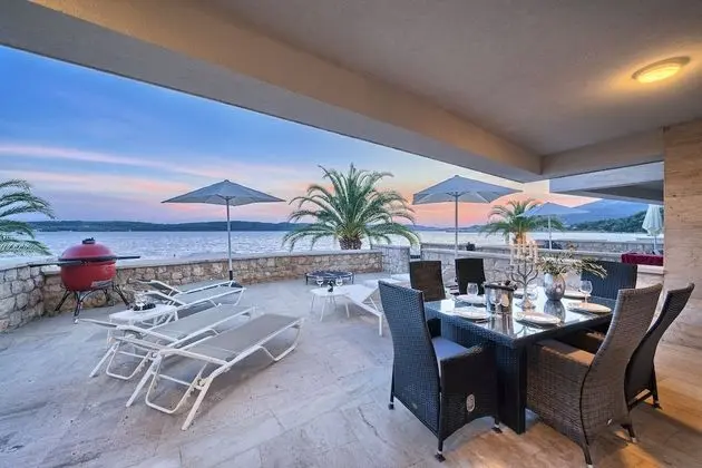 Luxury Villa, 4 Bedrooms, Terrace, Sea View