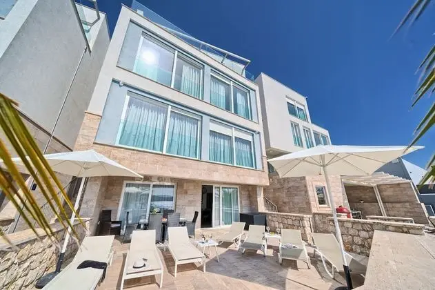 Luxury Villa, 4 Bedrooms, Terrace, Sea View