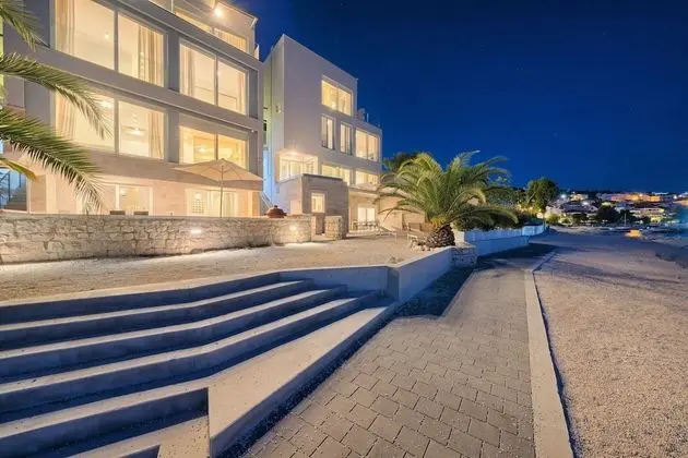 Luxury Villa, 5 Bedrooms, Terrace, Sea View