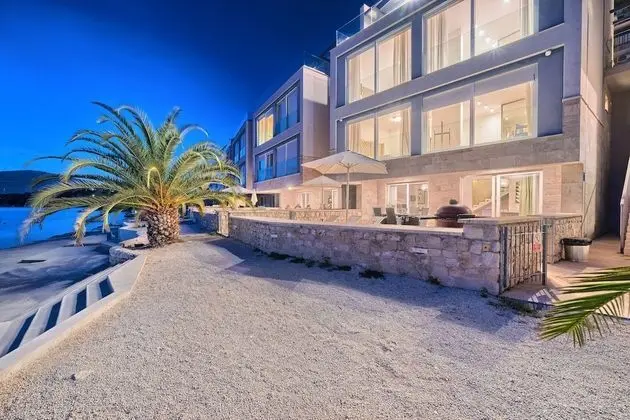 Luxury Villa, 5 Bedrooms, Terrace, Sea View