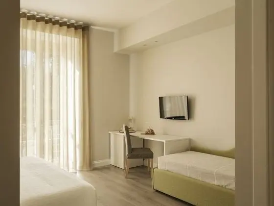 Dört Kişilik Oda, Banyolu/Duşlu, Park Manzaralı