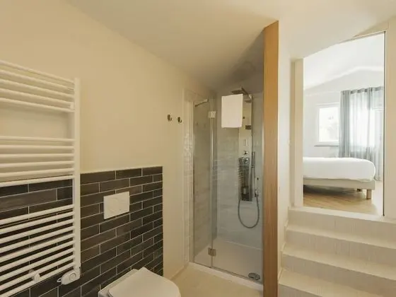 Standard Üç Kişilik Oda, Banyolu/Duşlu