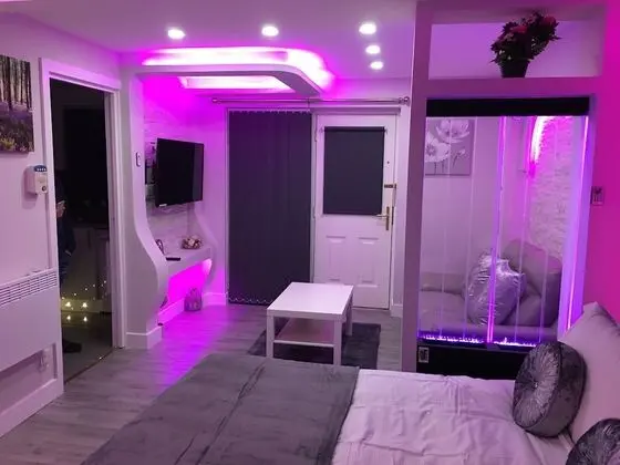 Superior Süit, Engellilere Uygun, Sıcak Su Havuzu (Flat 3)