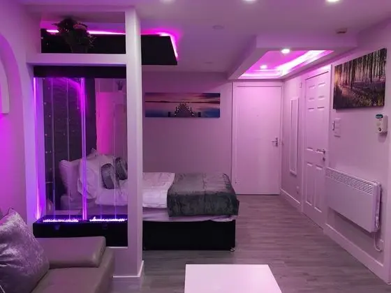 Superior Süit, Engellilere Uygun, Sıcak Su Havuzu (Flat 3)