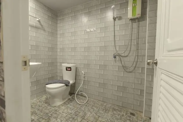6-Bed Female Dormitory Room