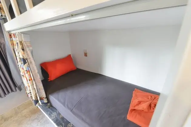 6-Bed Mixed Dormitory Room