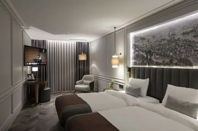 Deluxe Double or Twin Room