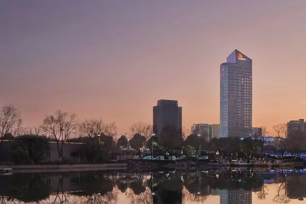 Oda, 1 En Büyük (King) Boy Yatak, Sigara İçilmez, Şehir Manzaralı