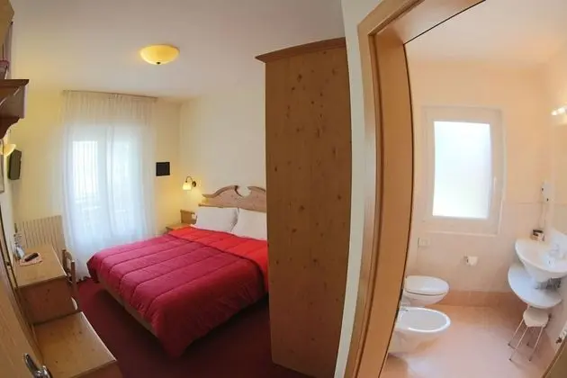 Classic Tek Büyük veya İki Ayrı Yataklı Oda