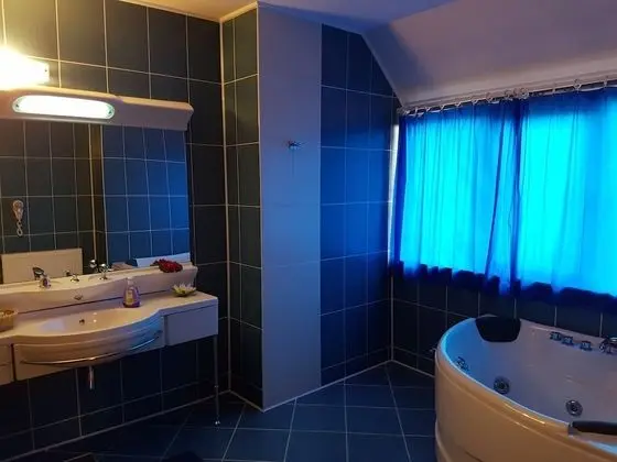 Deluxe Tek Büyük Yataklı Oda, 1 Büyük (Queen) Boy Yatak, Jakuzi, Şehir Manzaralı