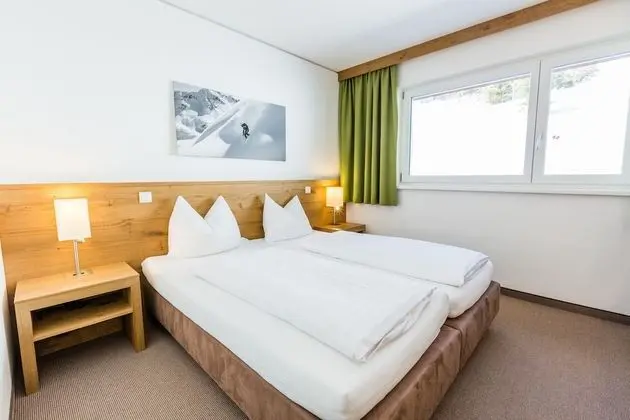 Basic Tek Büyük veya İki Ayrı Yataklı Oda