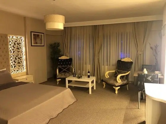 Deluxe Tek Büyük Yataklı Oda