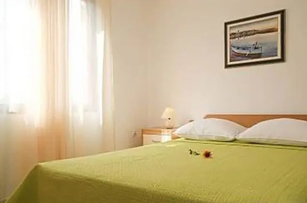 Apart Daire (Ljilja - 10m from the sea with parkin)