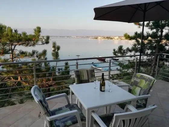 Apart Daire (Ljilja - 10m from the sea with parkin)