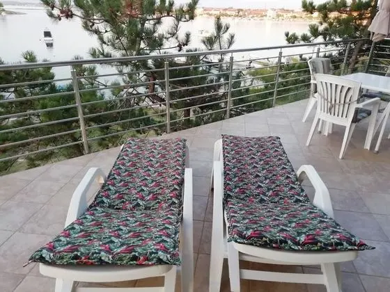 Apart Daire (Ljilja - 10m from the sea with parkin)