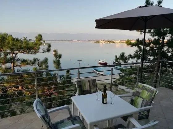 Apart Daire (Ljilja - 10m from the sea with parkin)
