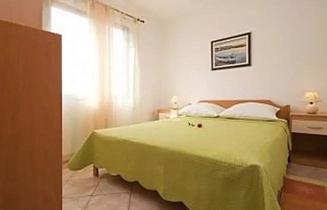 Apart Daire (Ljilja - 10m from the sea with parkin)