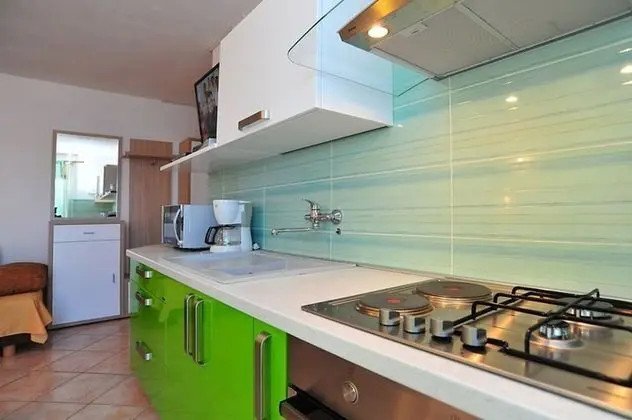 Apart Daire (Ljilja - 10m from the sea with parkin)