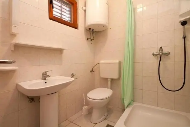 Apart Daire (Ljilja - 10m from the sea with parkin)